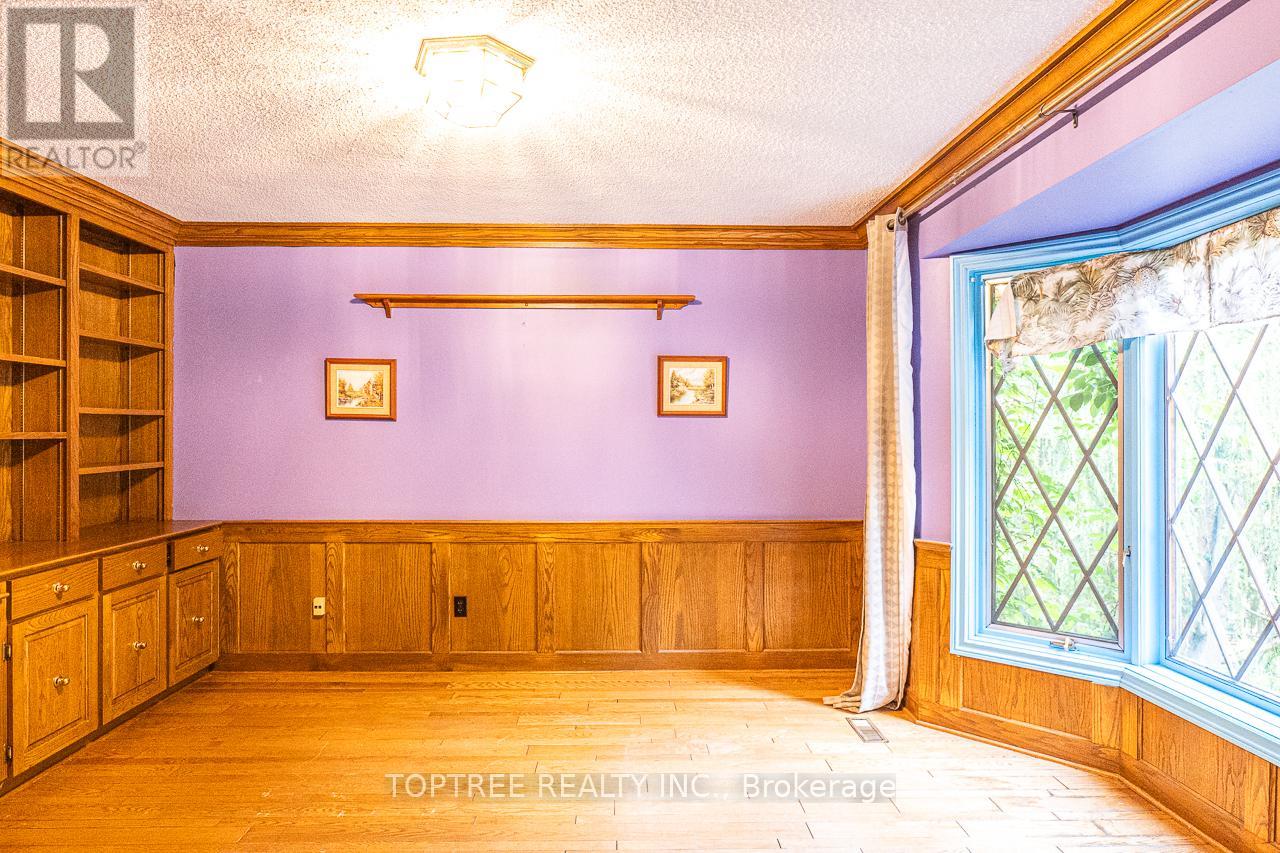 42 Pitcarnie Crescent, London North, Ontario  N6G 4N4 - Photo 8 - X12244632