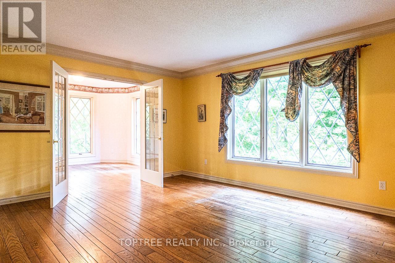 42 Pitcarnie Crescent, London North, Ontario  N6G 4N4 - Photo 9 - X12244632