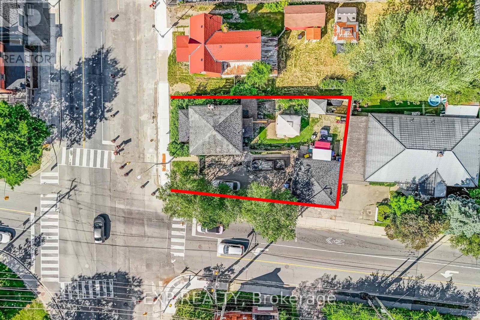 Property at 195 QUEEN STREET W image 2