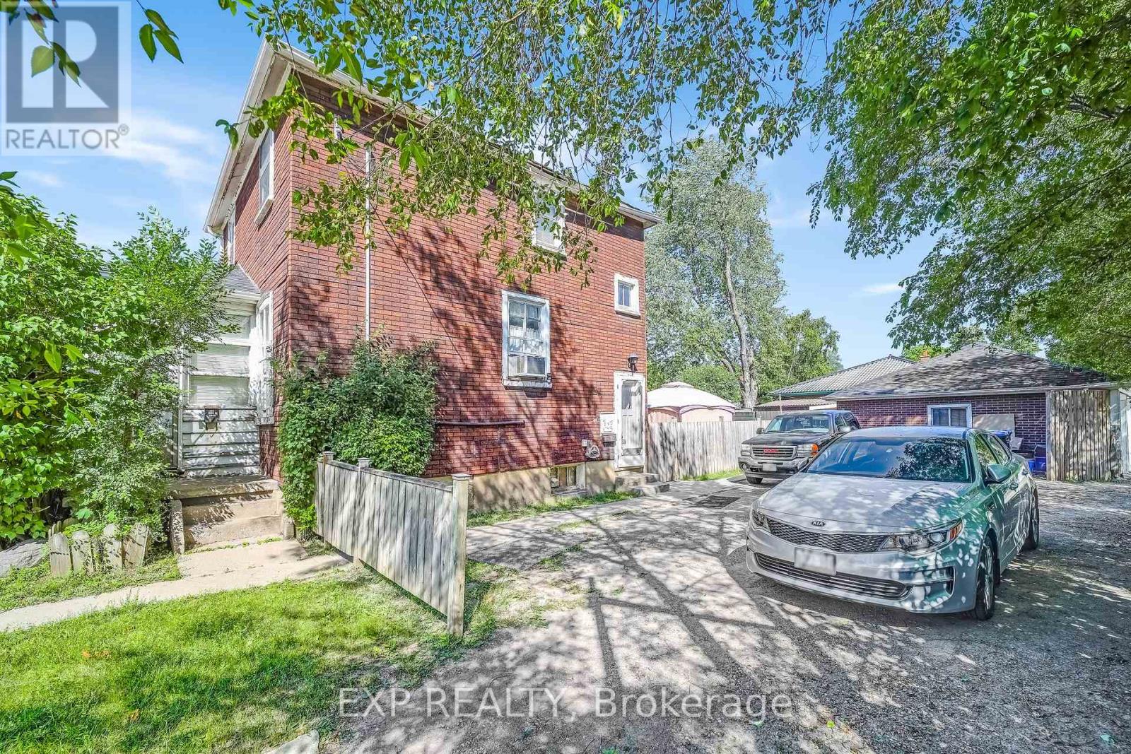 Property at 195 QUEEN STREET W image 3