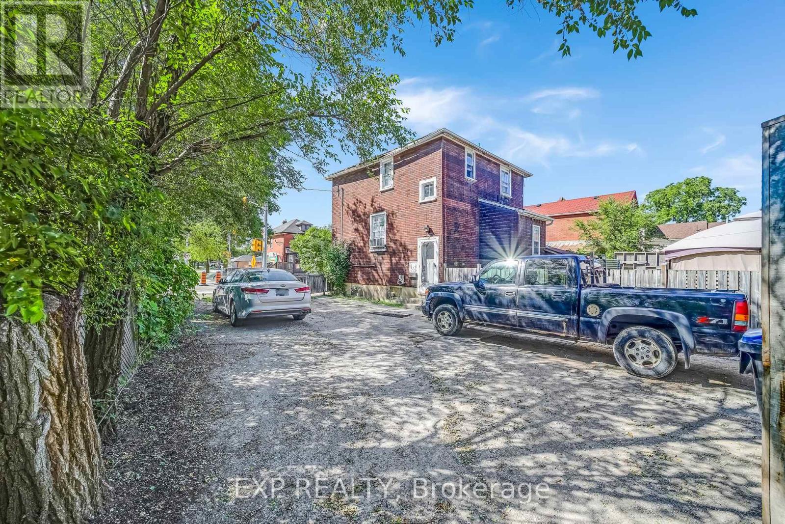 Property at 195 QUEEN STREET W image 4