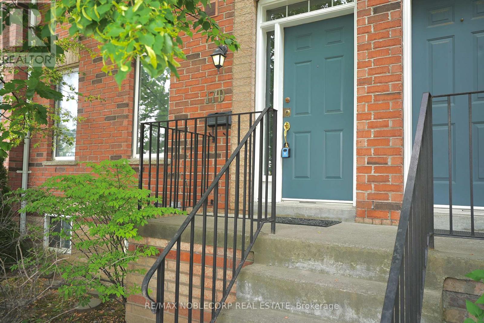 Property at D-17 OVERLEA BOULEVARD image 1