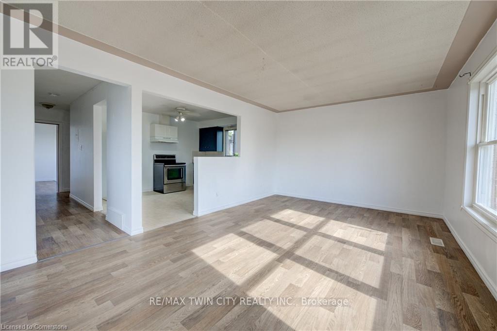Property at 486 HIGHLAND ROAD E image 4