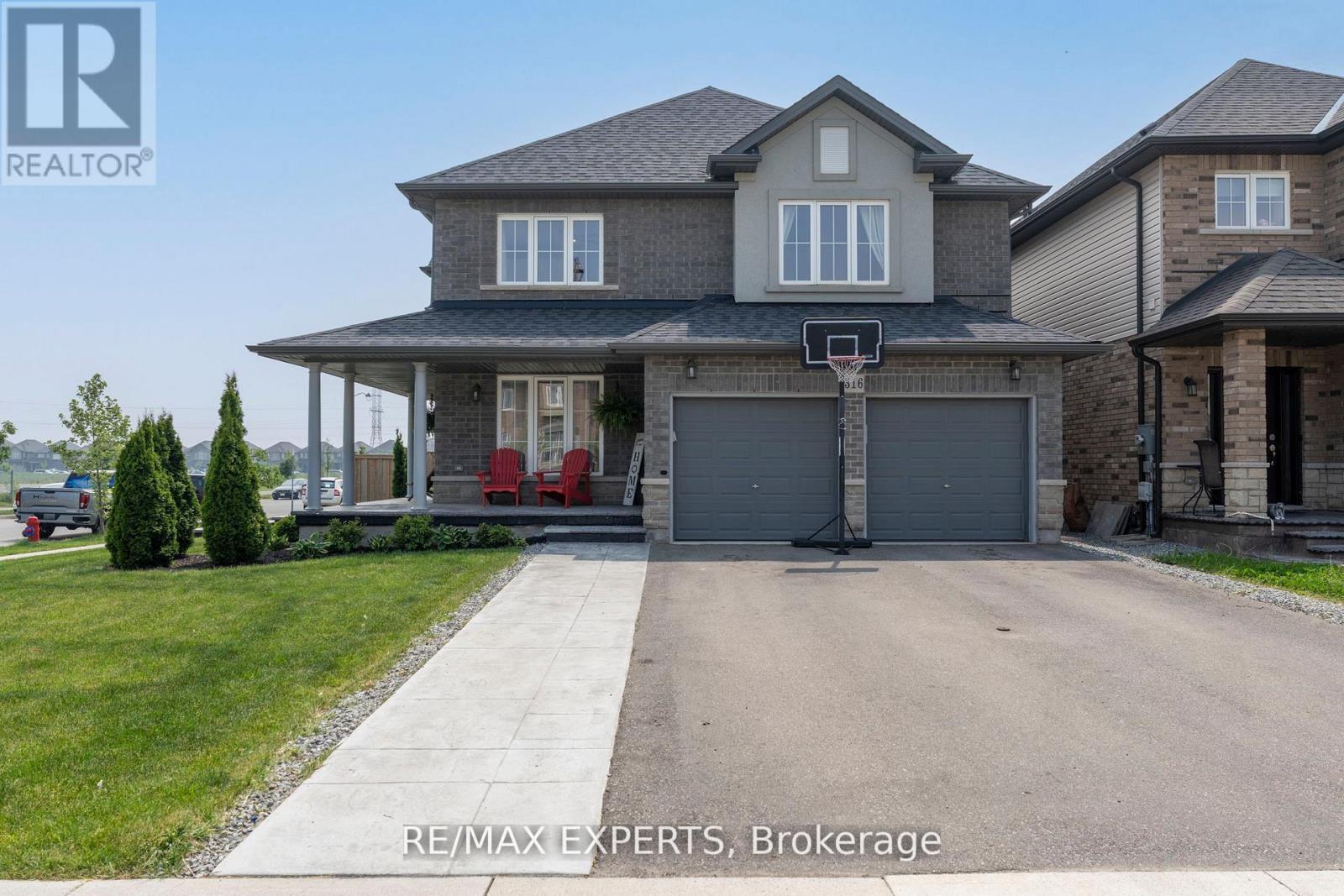 Property at 316 DALGLEISH TRAIL image 1