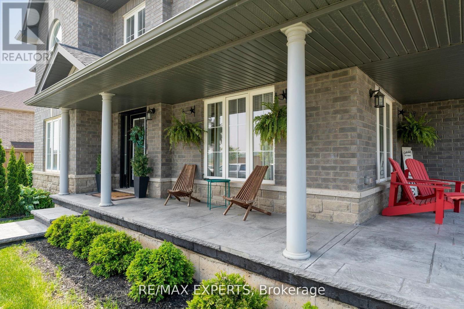 Property at 316 DALGLEISH TRAIL image 5