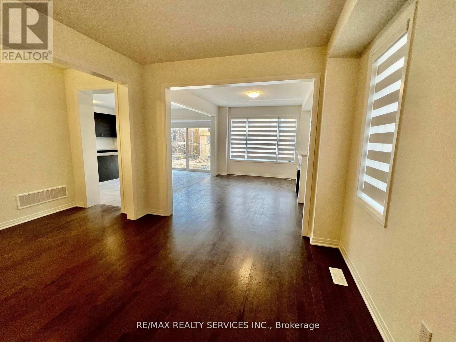 Property at 41 PRINCE PHILIP BOULEVARD image 5