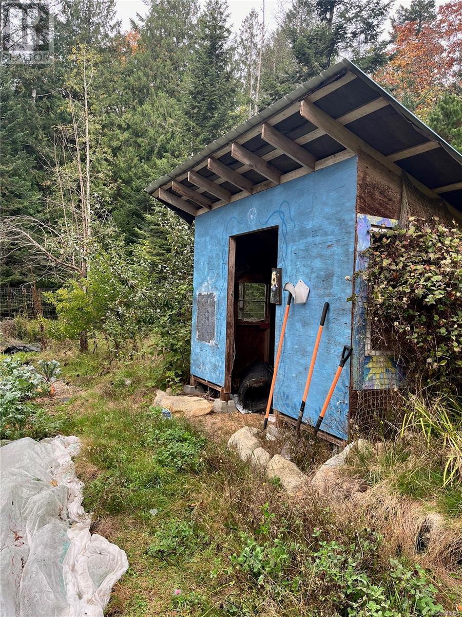 421 Whaletown Rd, Cortes Island, British Columbia  V0P 1Z0 - Photo 27 - 999694