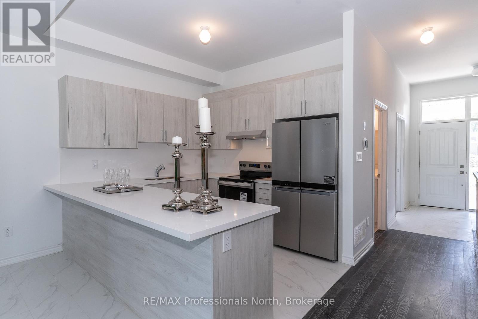 17 Turnberry Court, Bracebridge, Ontario  P1L 0N5 - Photo 6 - X12244582