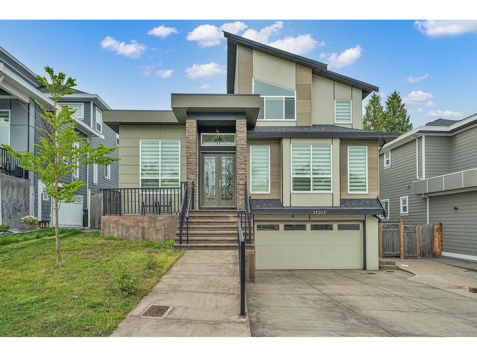 Property at 17217 59 AVENUE image 1
