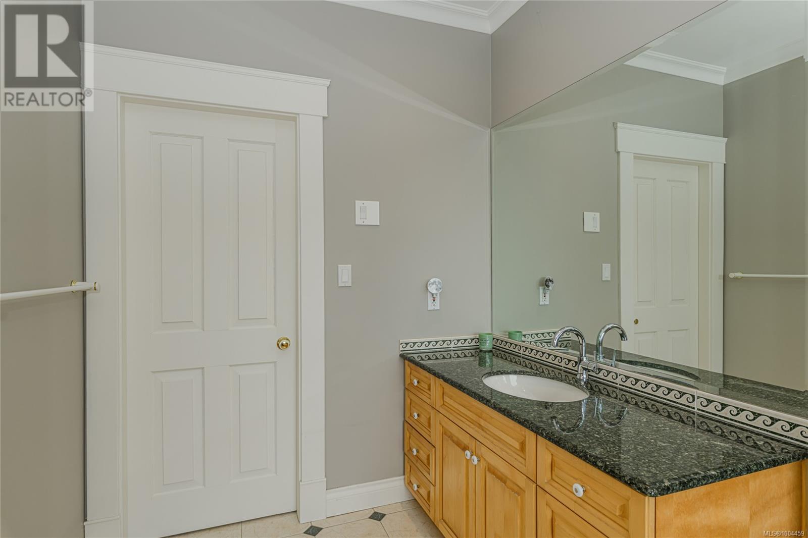 Property at 5000 Sooke Hanger Dr image 4
