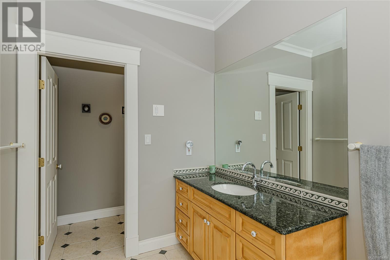 Property at 5000 Sooke Hanger Dr image 3