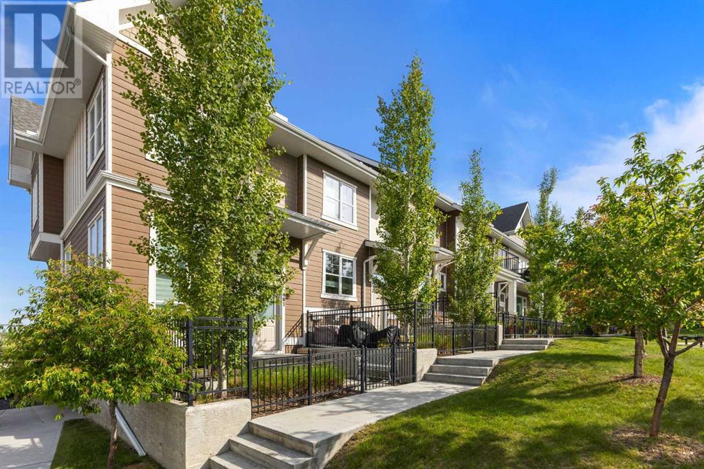Property at 155 Cranbrook Walk Walkway SE image 2