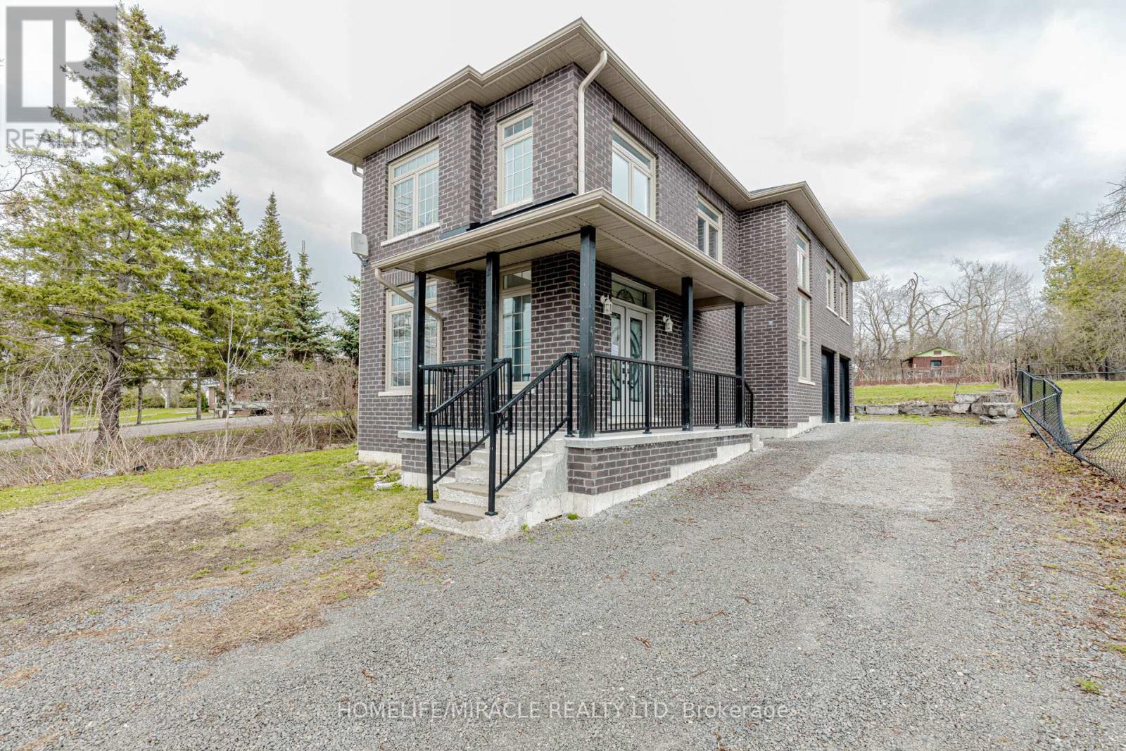 Property at 637 SIMCOE STREET image 2