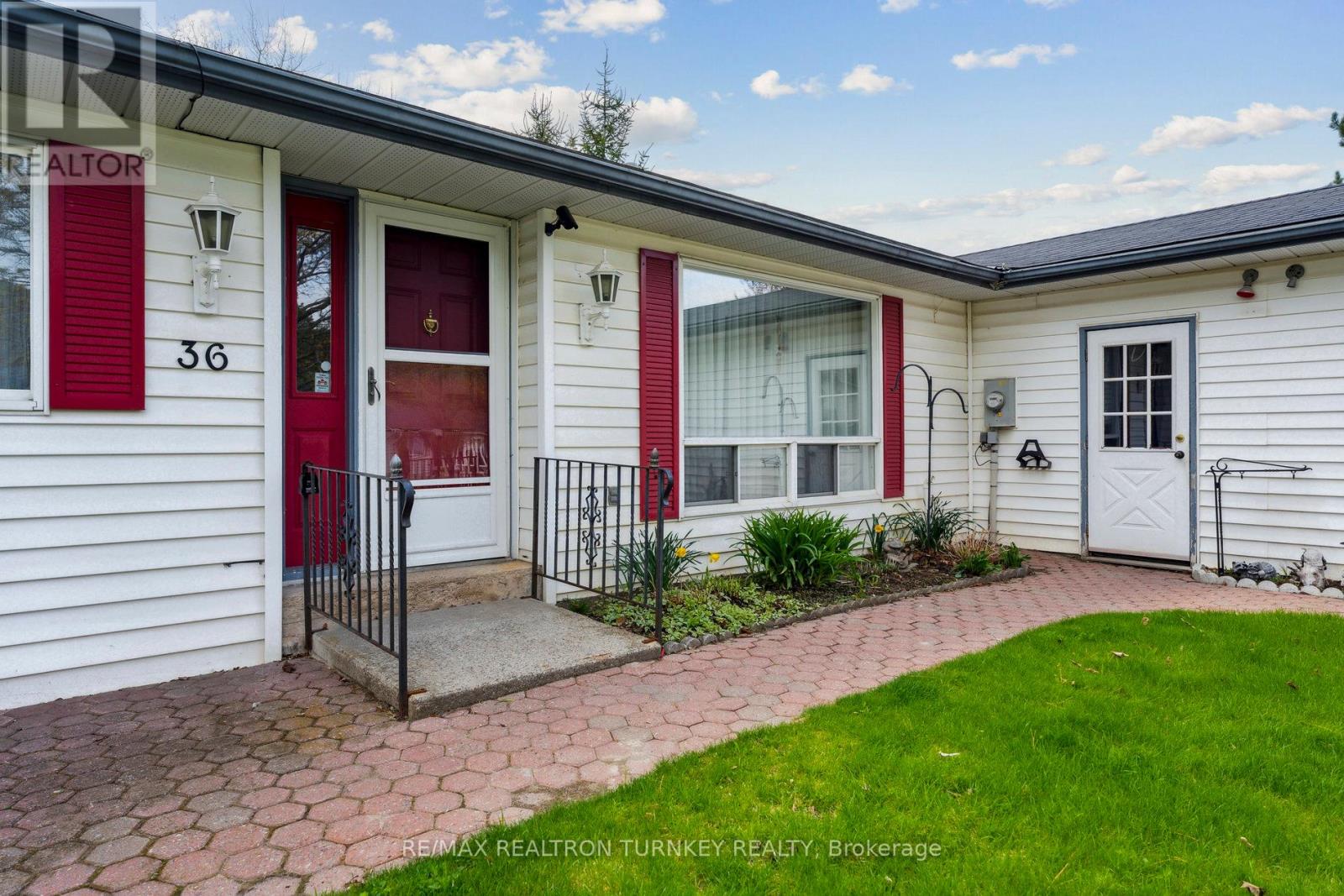 Property at 36 TECUMSETH PINES DRIVE image 3