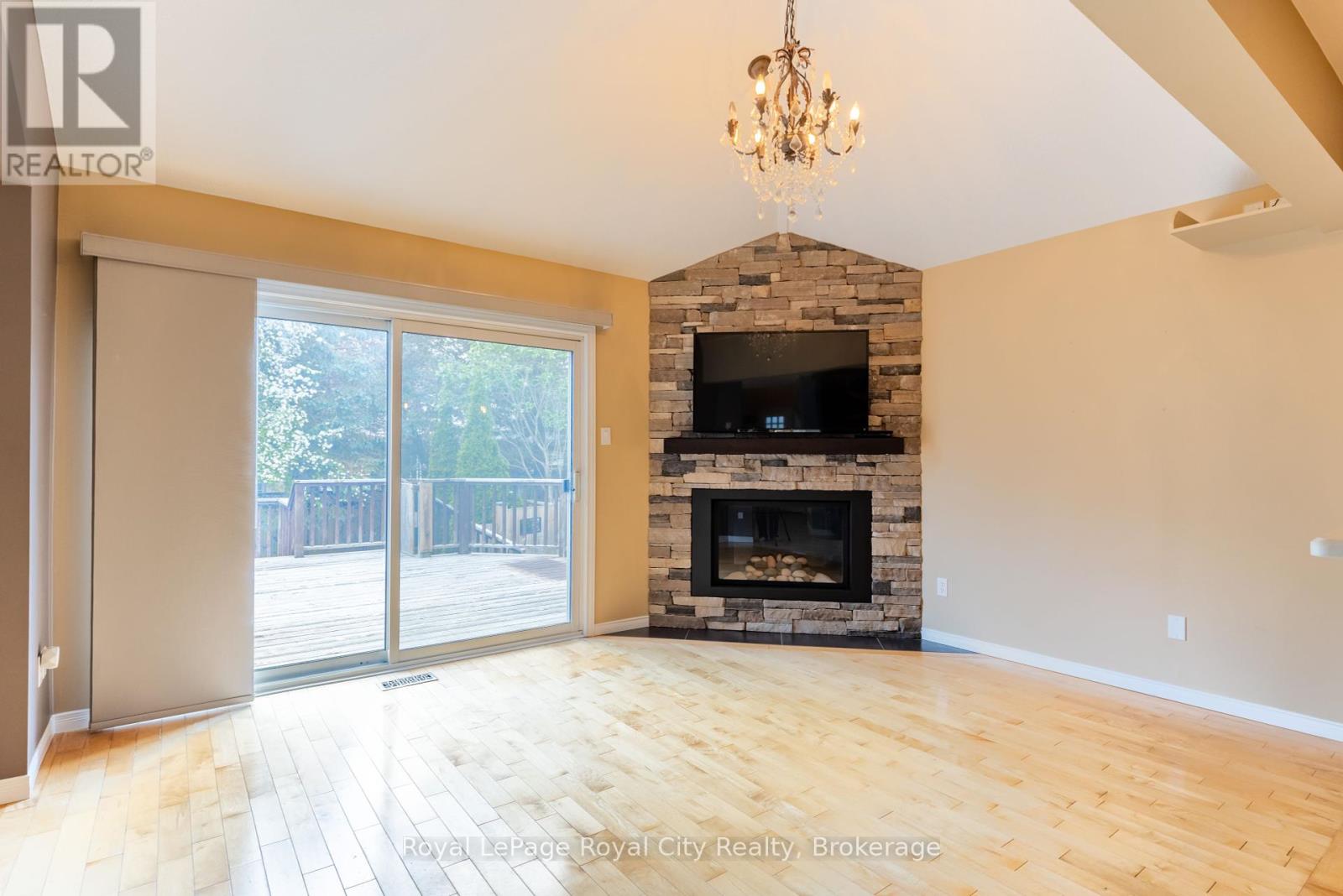 12 Burke Court, Guelph, Ontario  N1L 1J2 - Photo 8 - X12244703