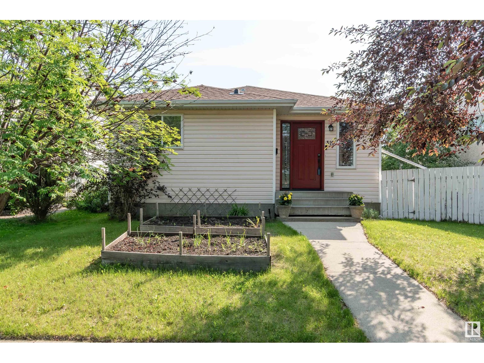 Property at 319 DAVENPORT DR image 2