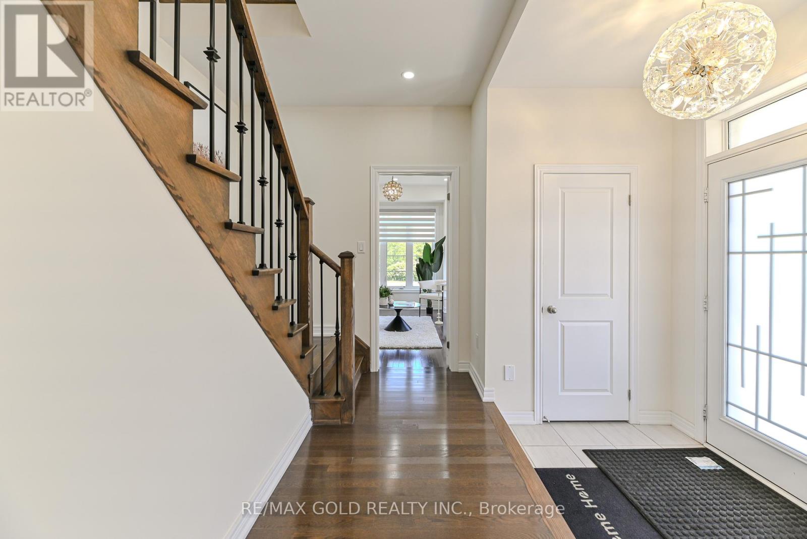Property at 59 COBRIZA CRESCENT image 5