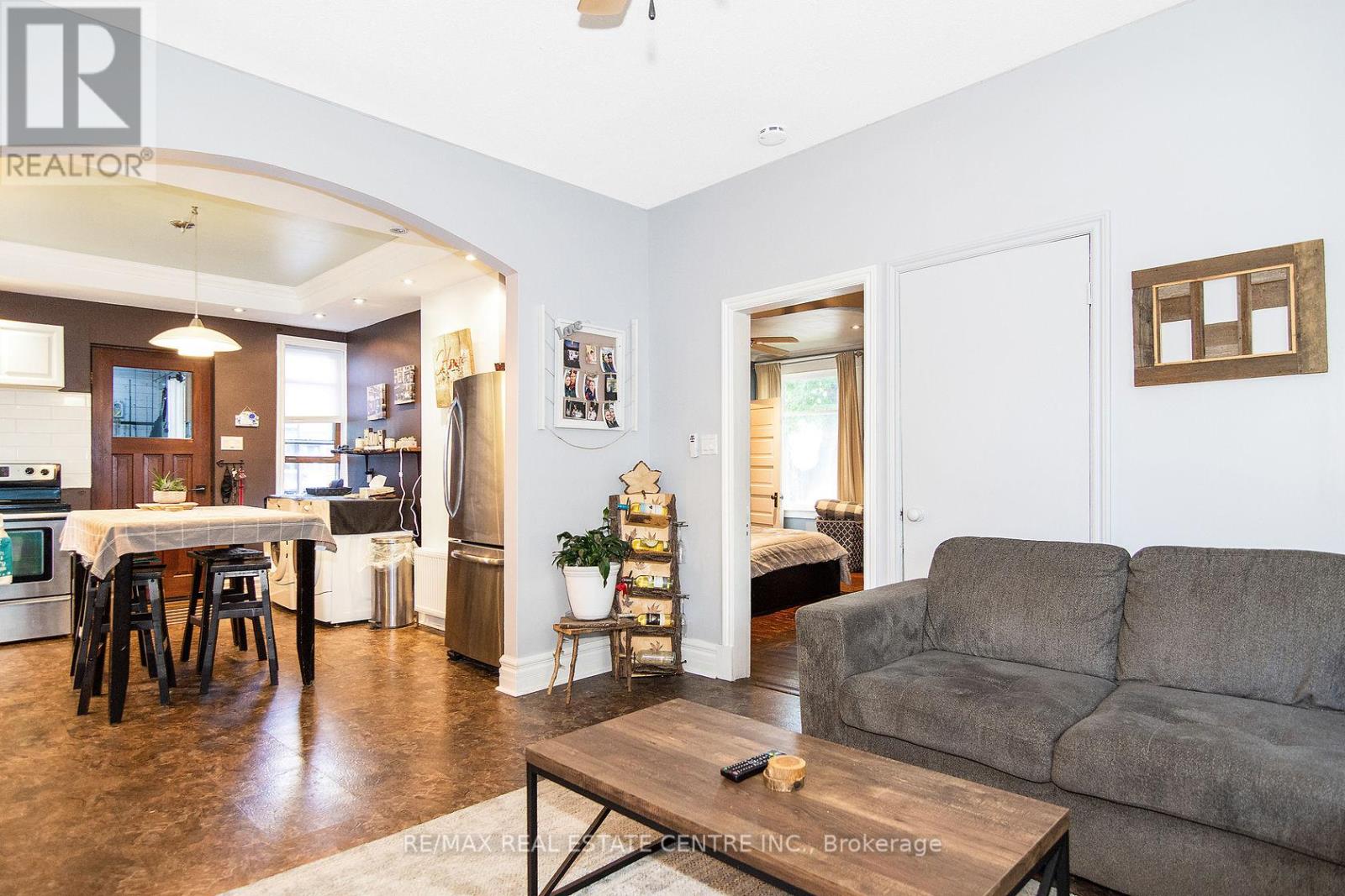 Property at 132 FIRST AVENUE E image 5