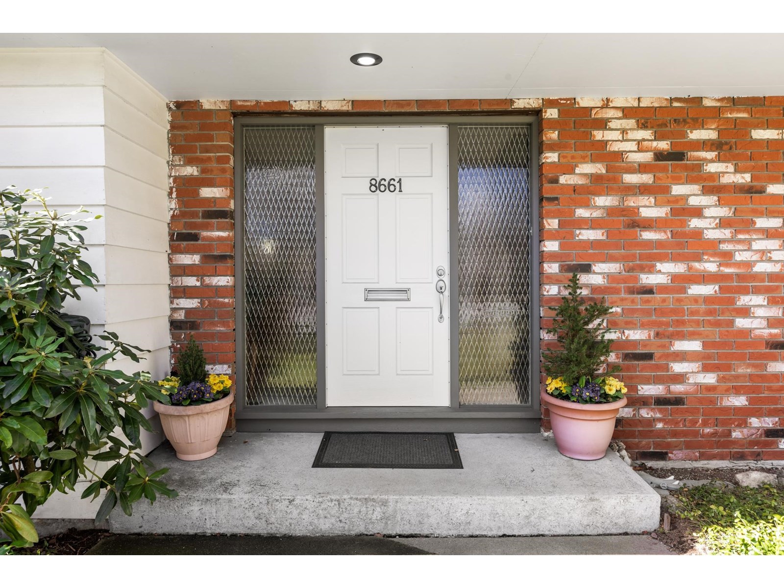 Property at 8661 148 STREET image 4