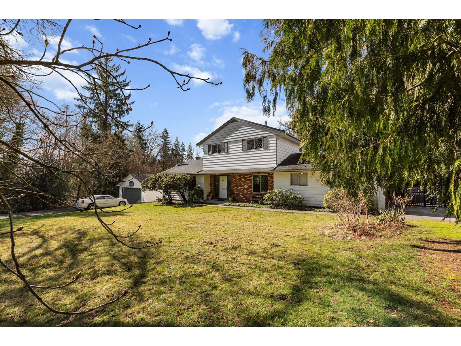 Property at 8661 148 STREET image 3