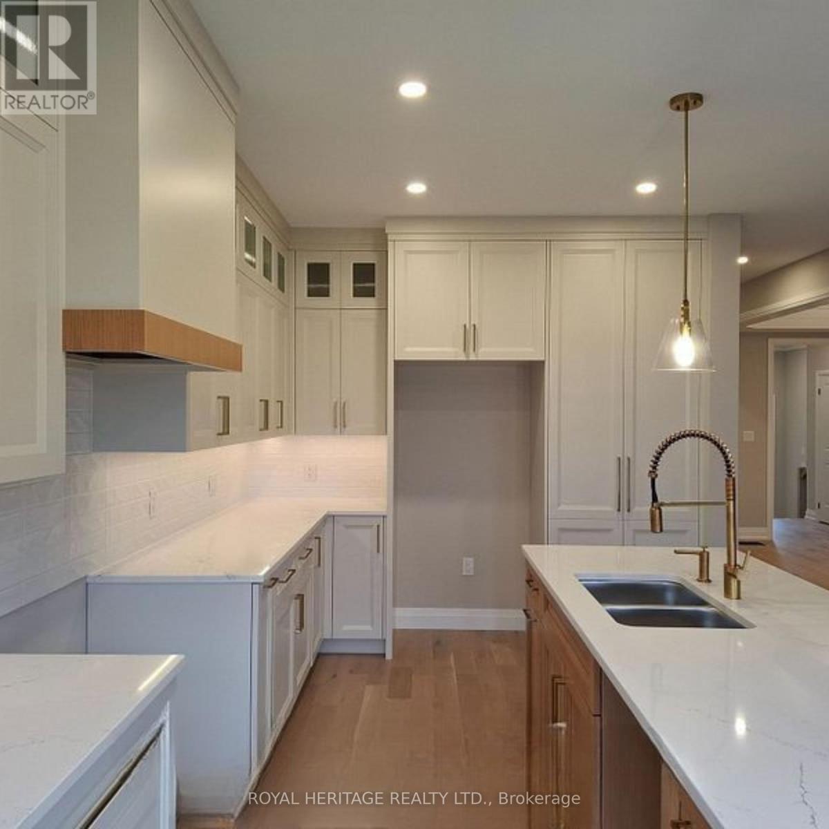 42 St Augustine Drive, Whitby, Ontario  L1M 0L7 - Photo 10 - E12244677