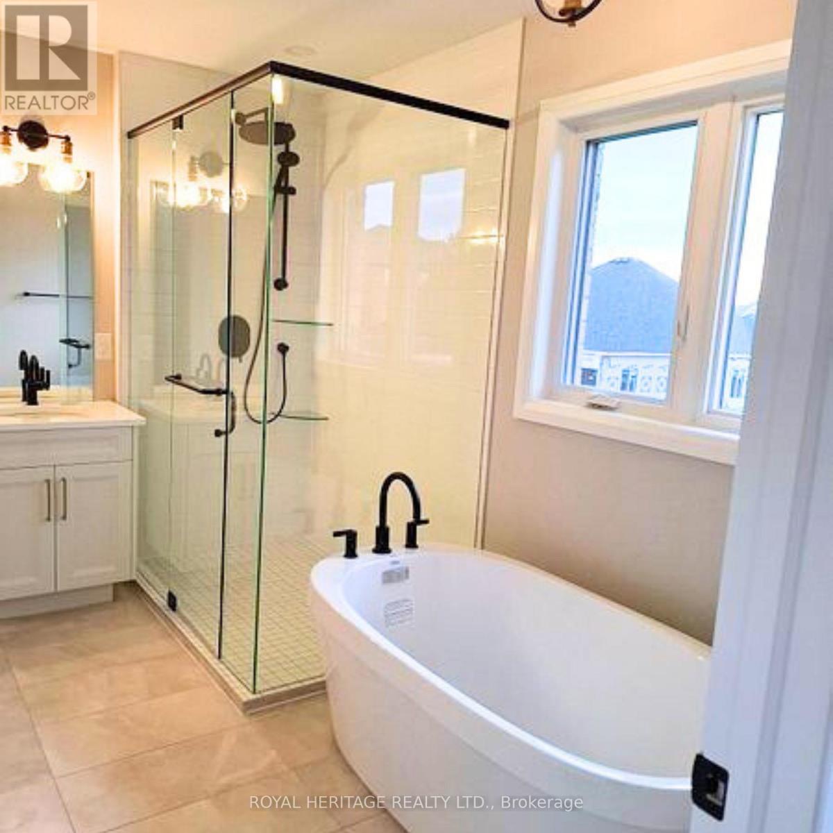 42 St Augustine Drive, Whitby, Ontario  L1M 0L7 - Photo 17 - E12244677