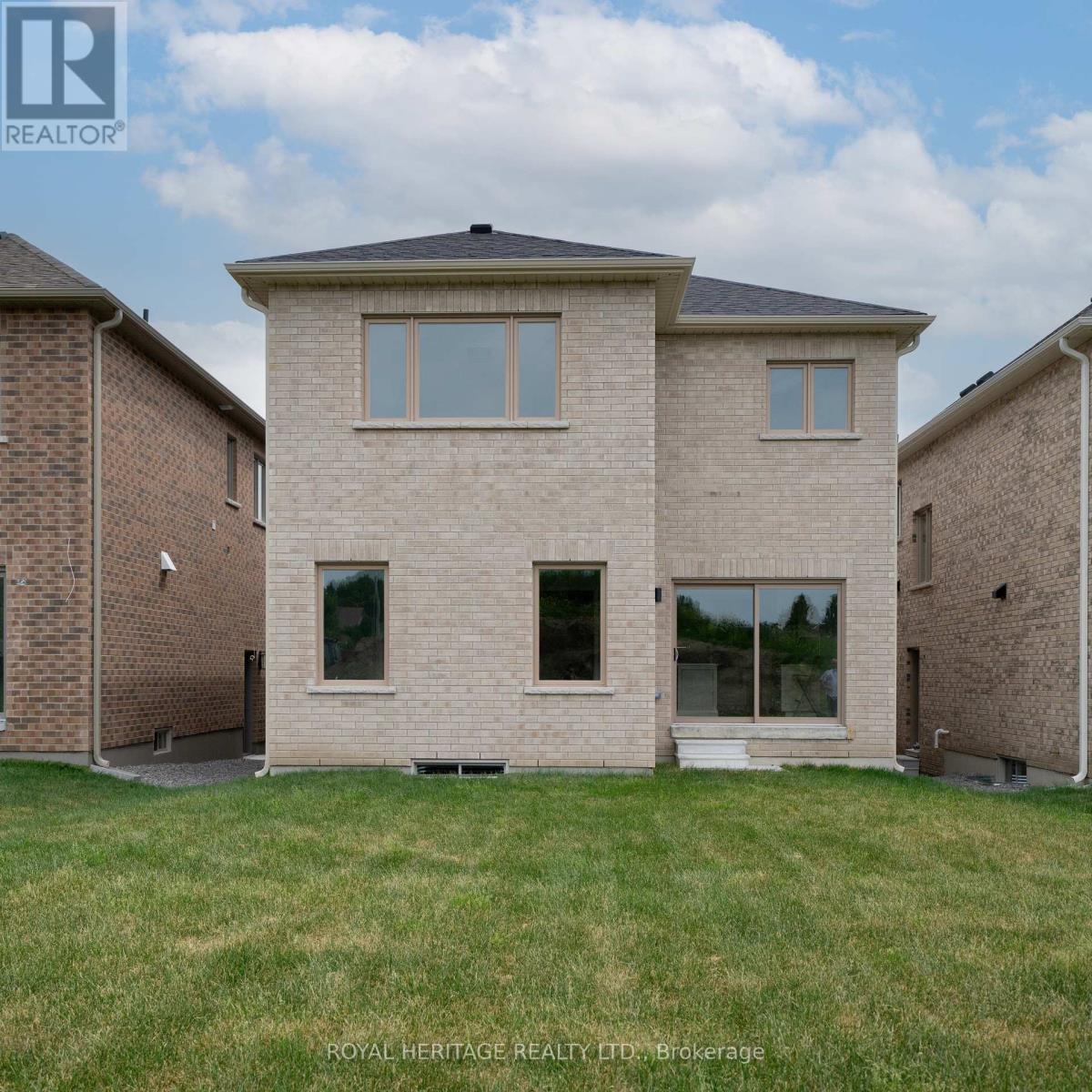 42 St Augustine Drive, Whitby, Ontario  L1M 0L7 - Photo 4 - E12244677