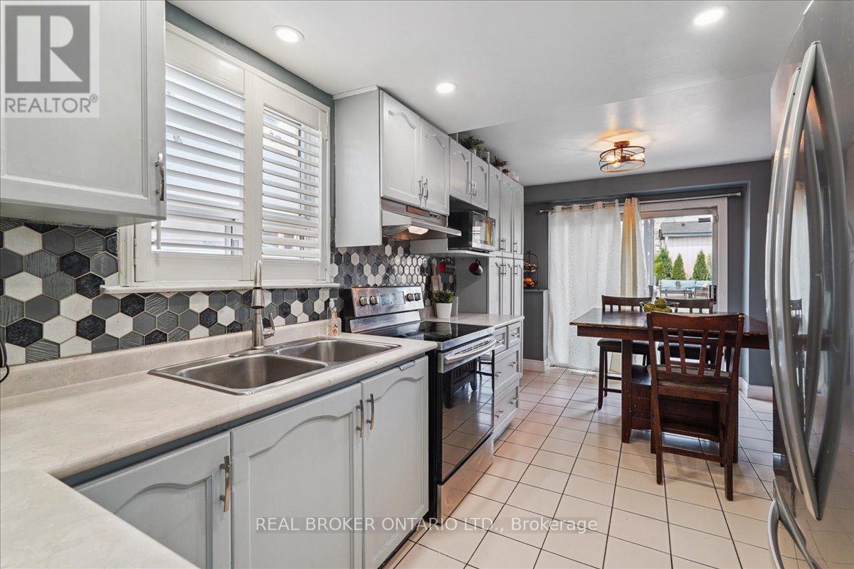 Property at 3106 REDBANK CRESCENT image 5