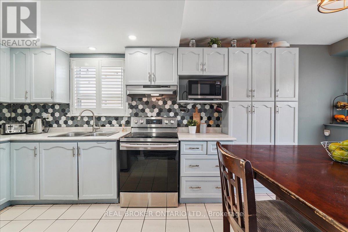 Property at 3106 REDBANK CRESCENT image 4