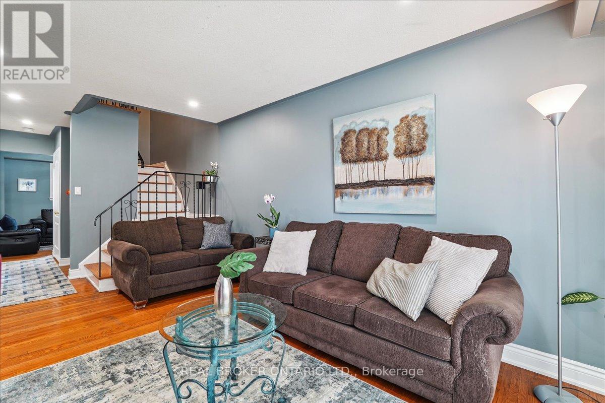 Property at 3106 REDBANK CRESCENT image 5