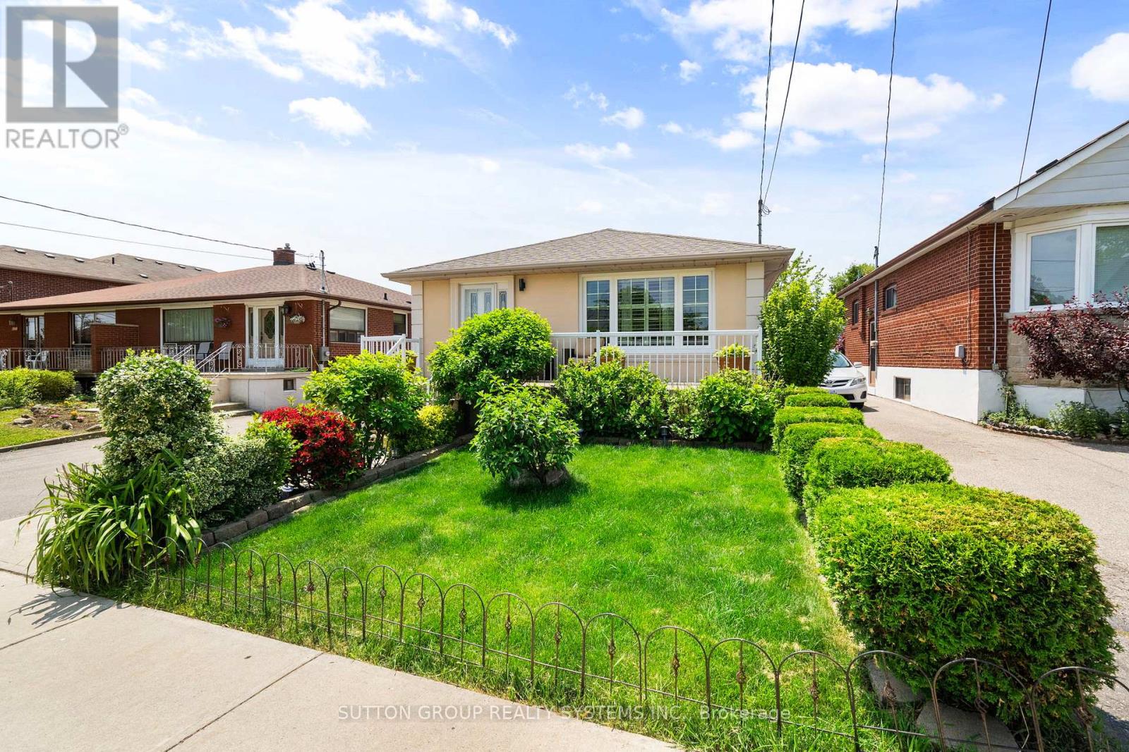 Property at 1274 ALEXANDRA AVENUE image 2