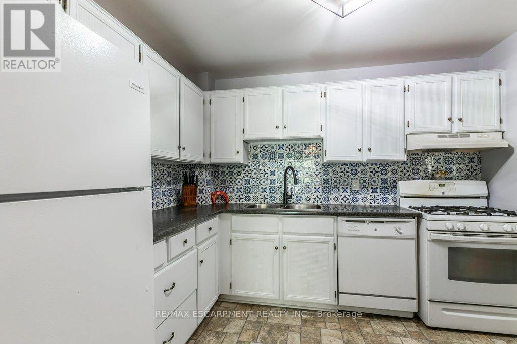 14 - 109 Wilson Street W, Hamilton, Ontario  L9G 1N4 - Photo 13 - X12244782