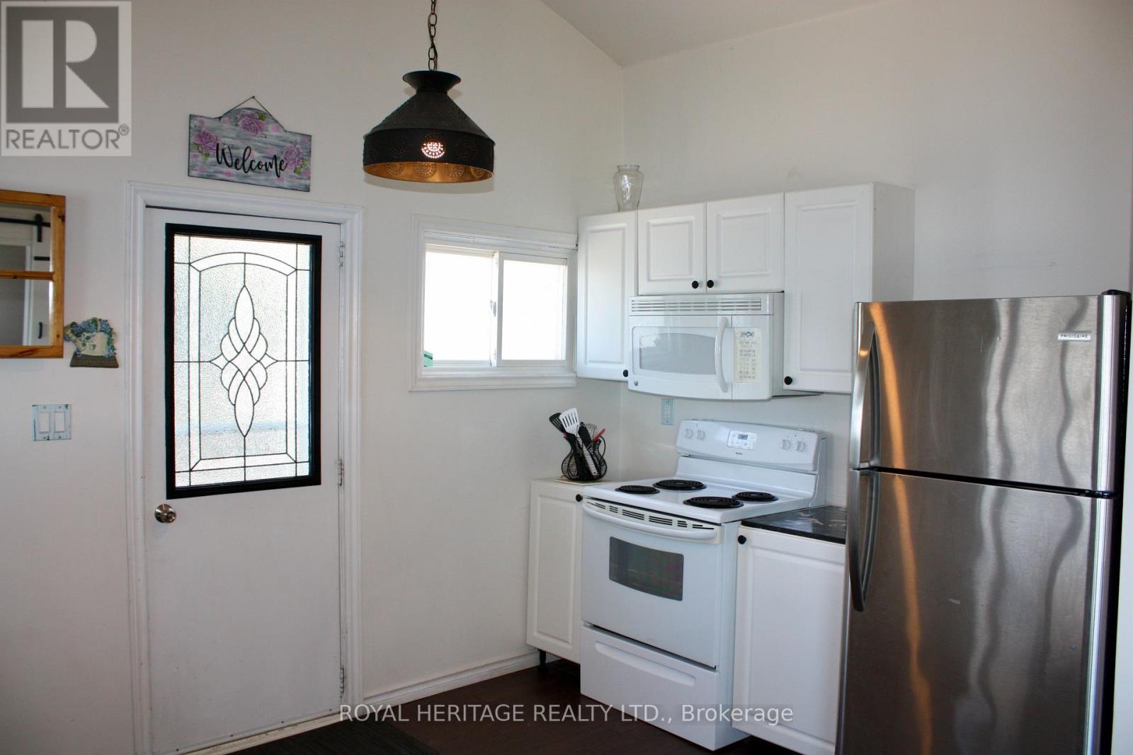 Property at 837 FIFE'S BAY MARINA LANE image 4