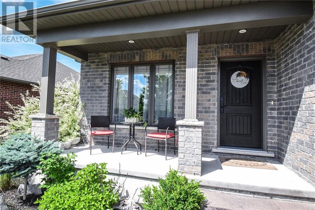 Property at 295 COURTLAND Street image 3