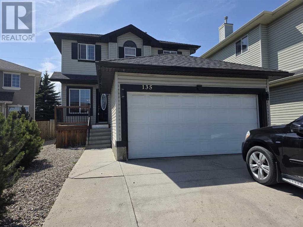 Property at 135 VALLEY CREST Close NW image 3
