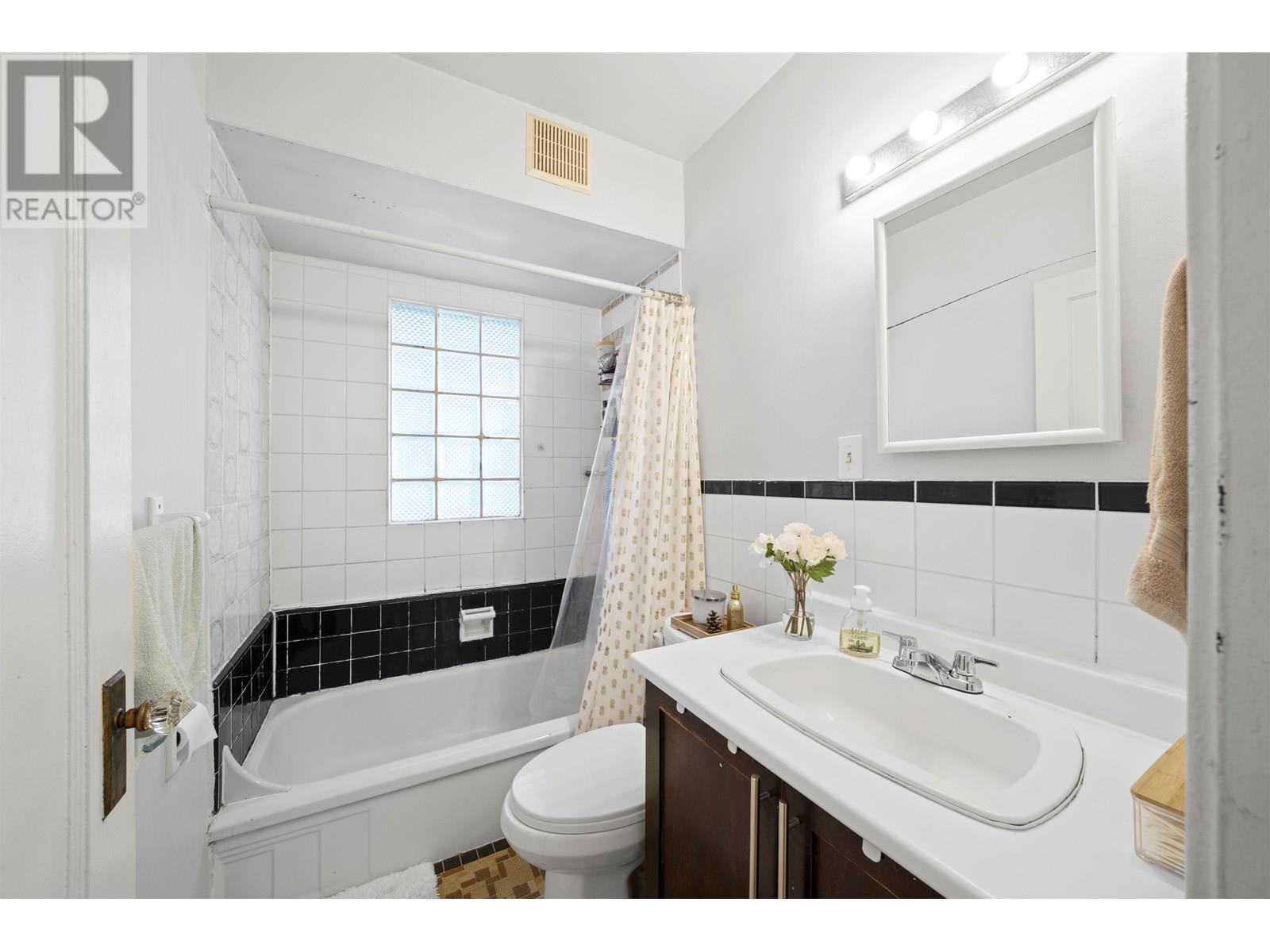 8594 Fremlin Street, Vancouver, British Columbia  V6P 3X2 - Photo 8 - R3019807