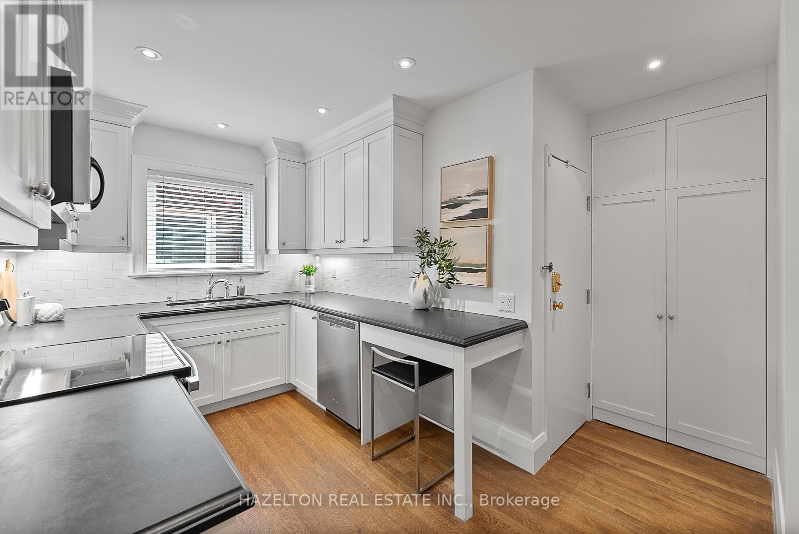 A - 9 Clarendon Avenue, Toronto (Casa Loma), Ontario  M4V 1H8 - Photo 11 - C12244837
