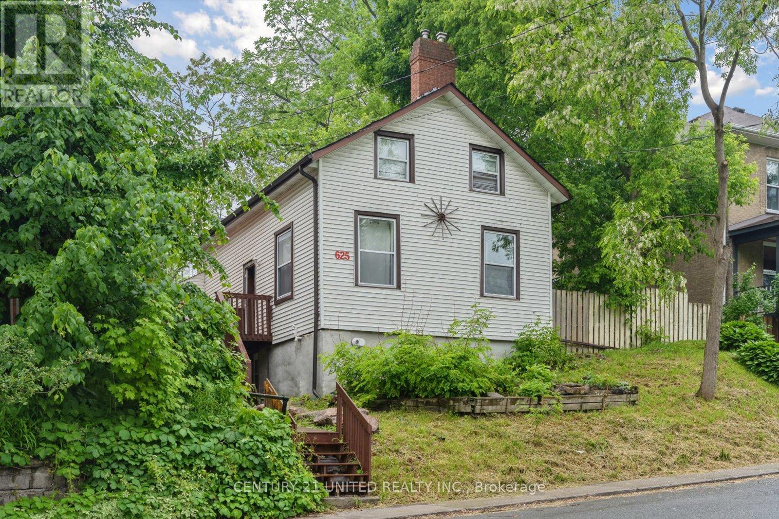 Property at 625 AYLMER STREET N image 2