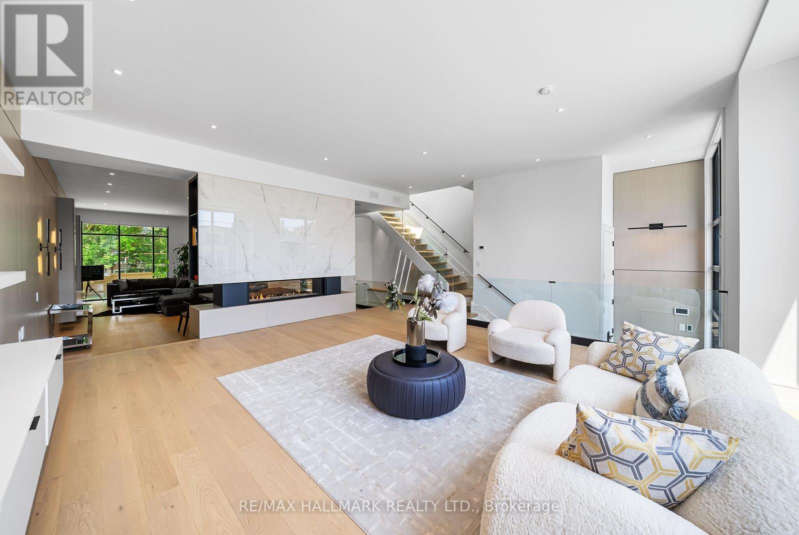 Property at 22 DIVADALE DRIVE image 4
