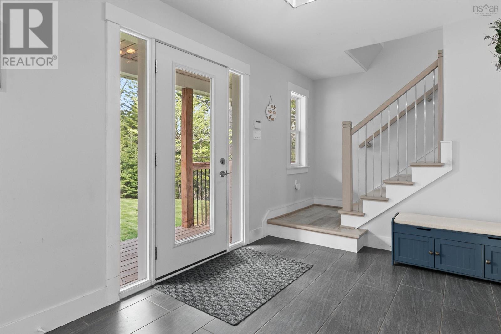 Property at 548 Magenta Drive image 5