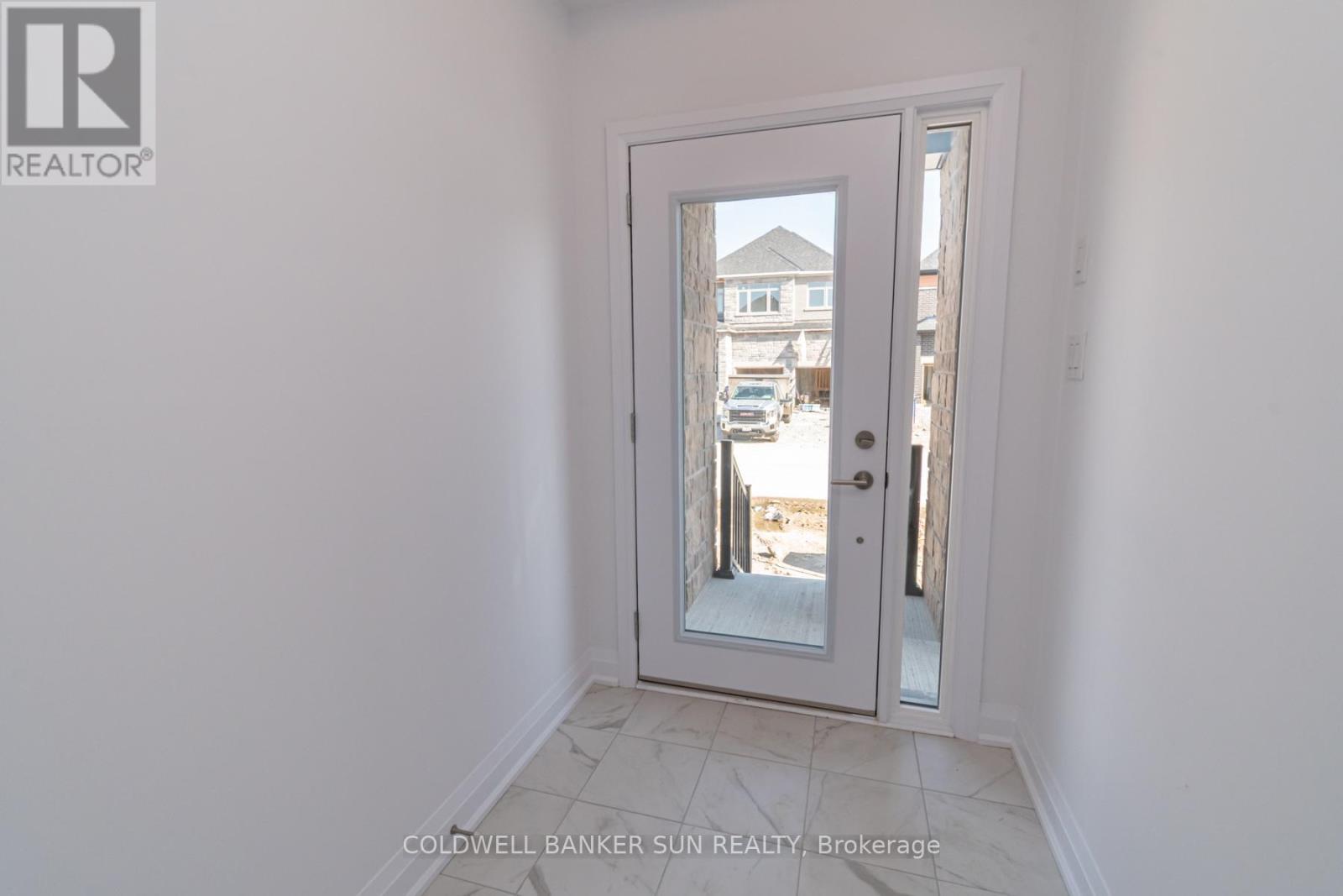 13 Ranch Terrace, Barrie, Ontario  L9J 0Y3 - Photo 5 - S12244076