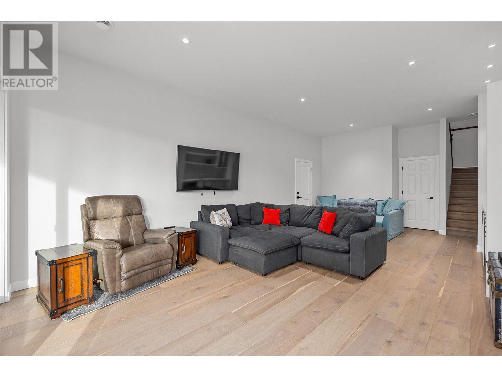 Property at 3384 Black Pine Lane image 4