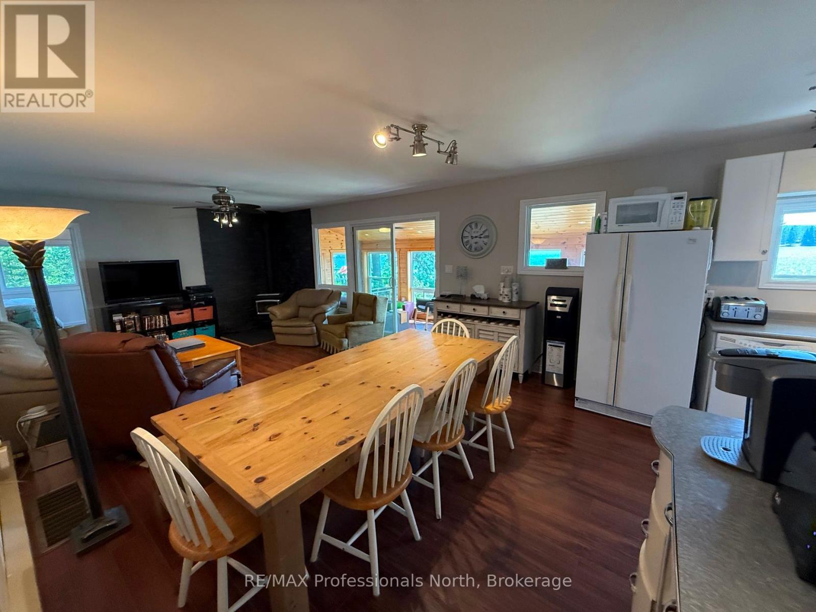 1053 Cheerful Lane, Dysart Et Al (Harcourt), Ontario  K0L 1M1 - Photo 27 - X12244908