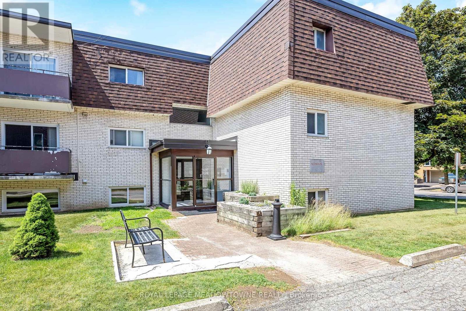 Property at 203 - 53 CONROY CRESCENT image 2