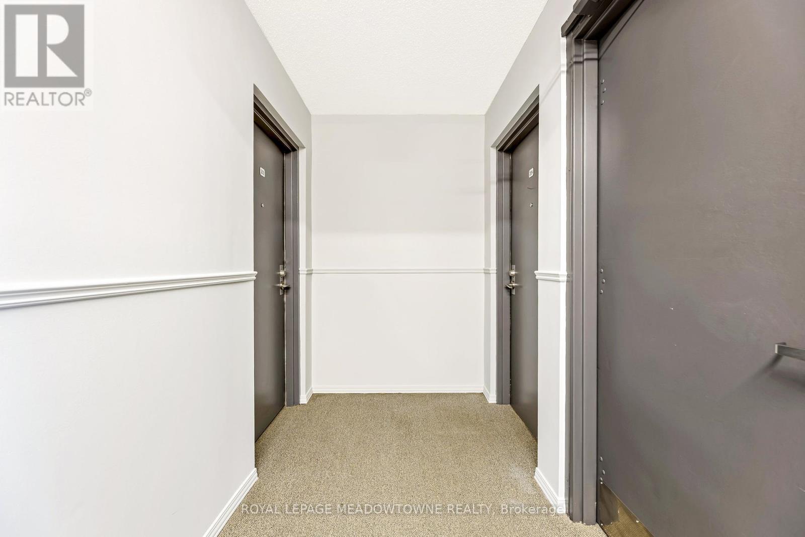 Property at 203 - 53 CONROY CRESCENT image 4