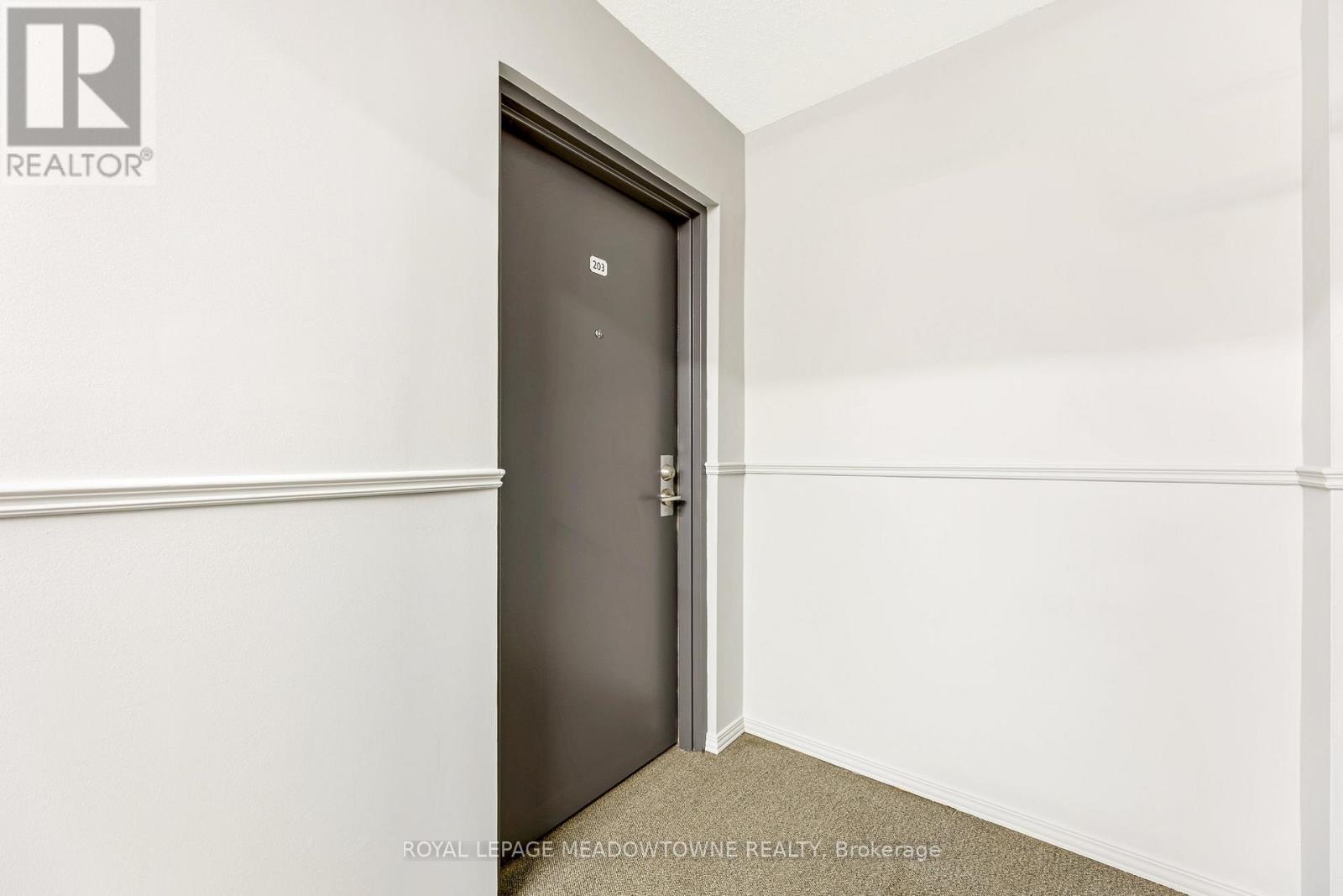Property at 203 - 53 CONROY CRESCENT image 5