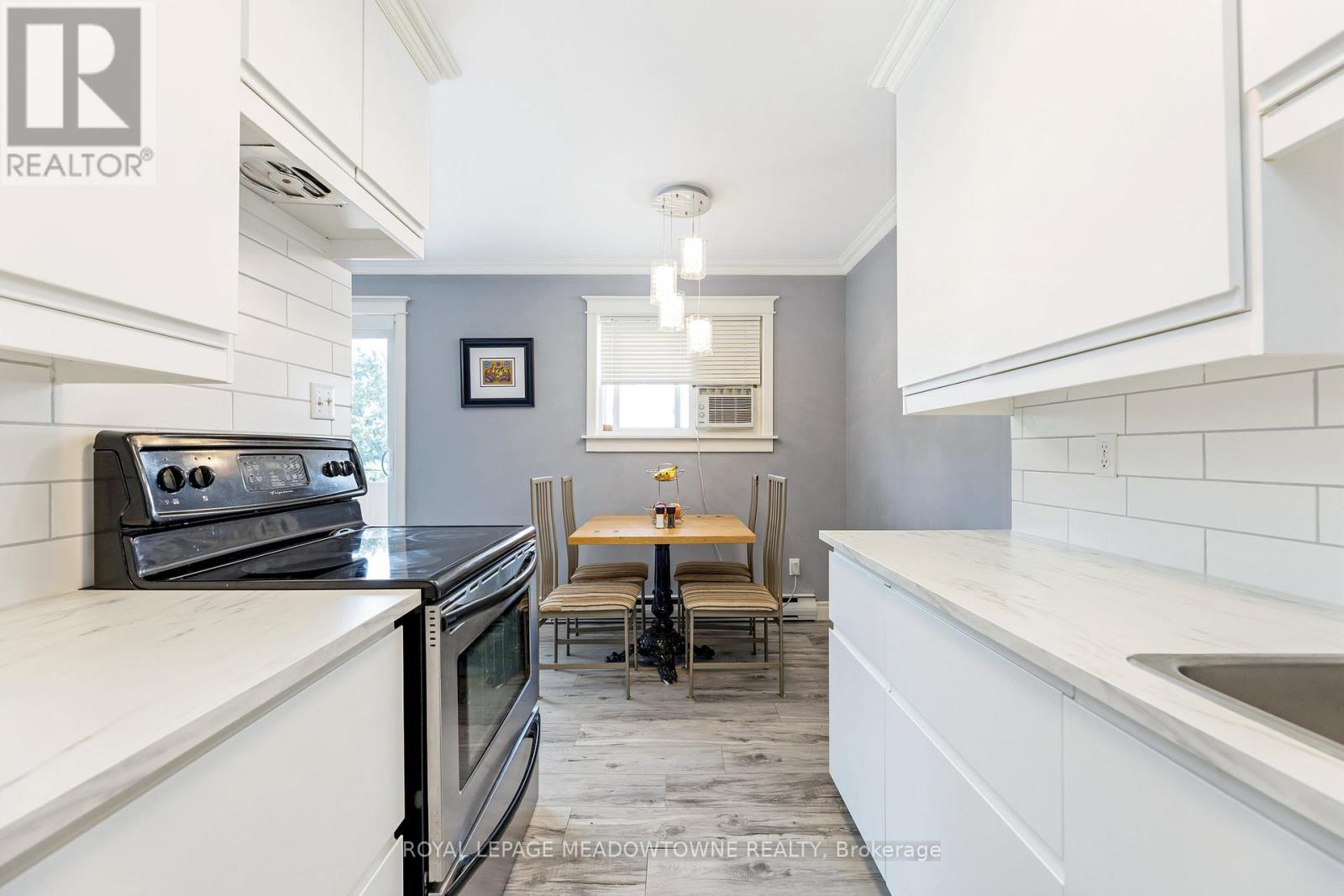 203 - 53 Conroy Crescent, Guelph, Ontario  N1G 2V5 - Photo 7 - X12244842