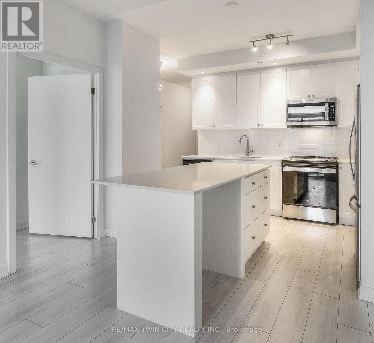 1201 - 55 Duke Street W, Kitchener, Ontario  N2P 0B9 - Photo 8 - X12237732