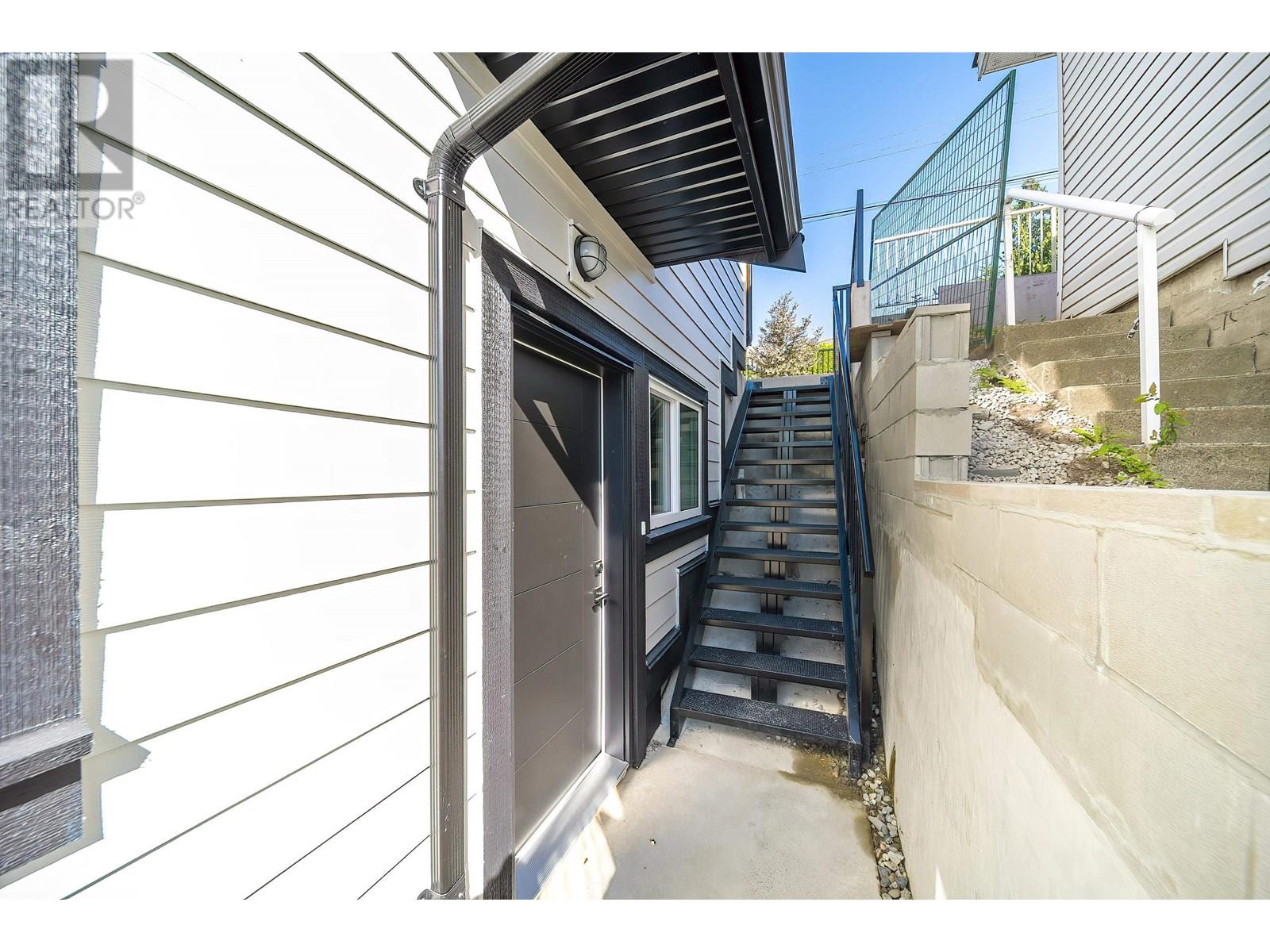 8012 11th Avenue, Burnaby, British Columbia  V3N 2N7 - Photo 13 - R3018487