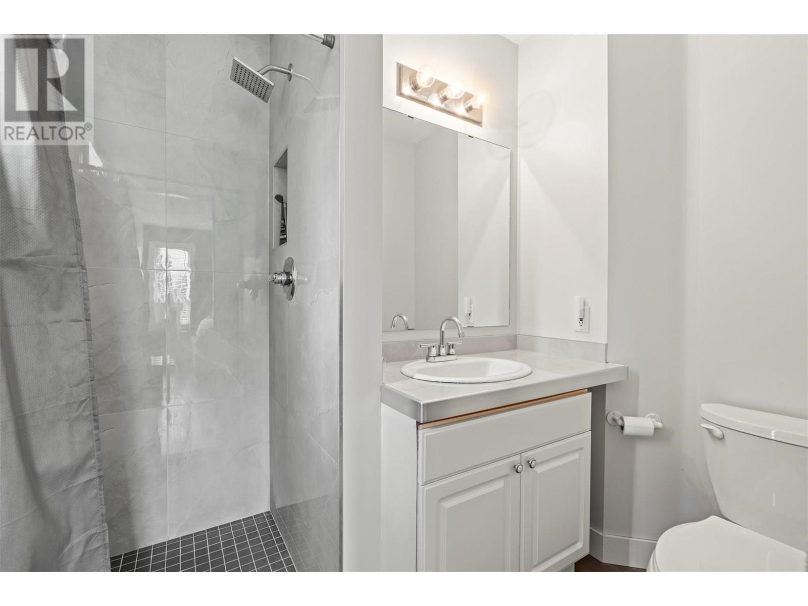 2260 Okanagan Street, Armstrong, British Columbia  V4Y 0B7 - Photo 29 - 10353499